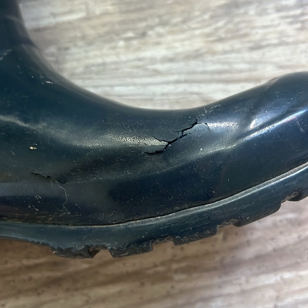 Hunter Boots Tall Navy Blue Women’s Size 8 Rain Boots - FLAWED Cracking - Picture 3 of 8